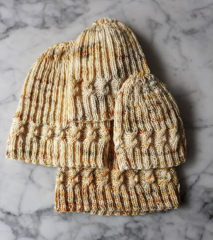 🧶 Simple Cable Knit Beanie – Seamless Sock Yarn Hat Pattern (PDF)
