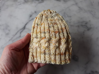 🧶 Simple Cable Knit Beanie – Seamless Sock Yarn Hat Pattern (PDF)