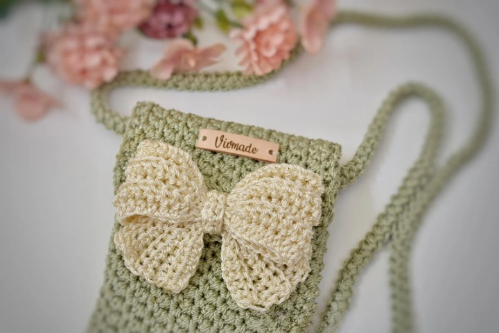 📱 Phone Bag with Bow – Cute & Modern Crochet Pattern