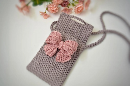📱 Phone Bag with Bow – Cute & Modern Crochet Pattern