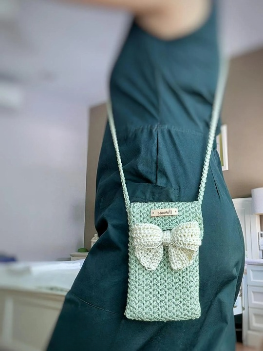 📱 Phone Bag with Bow – Cute & Modern Crochet Pattern